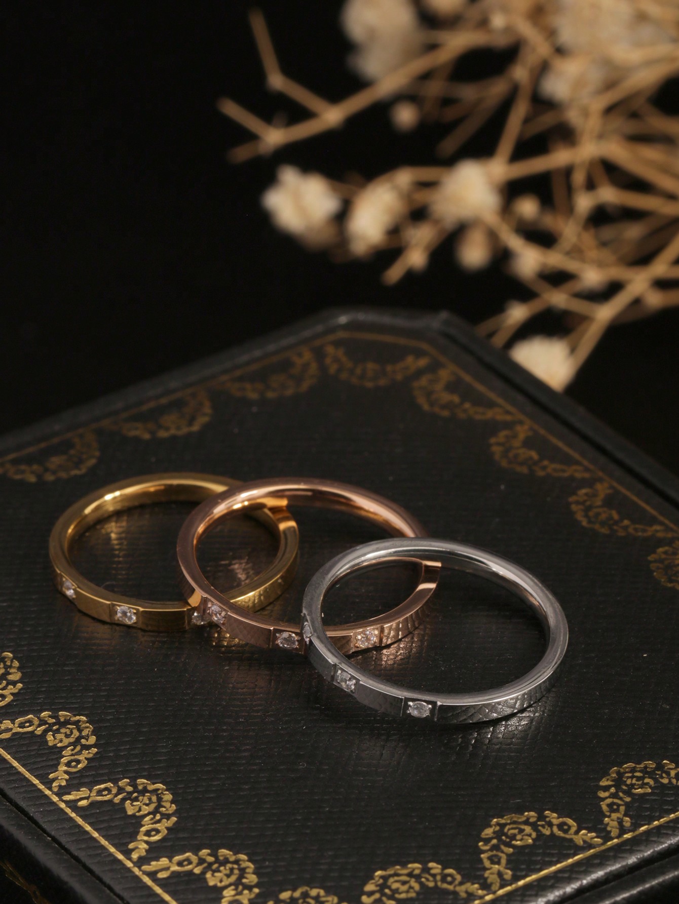 Luxury Lifestyle Party - 1 anello con 3 strass, stile