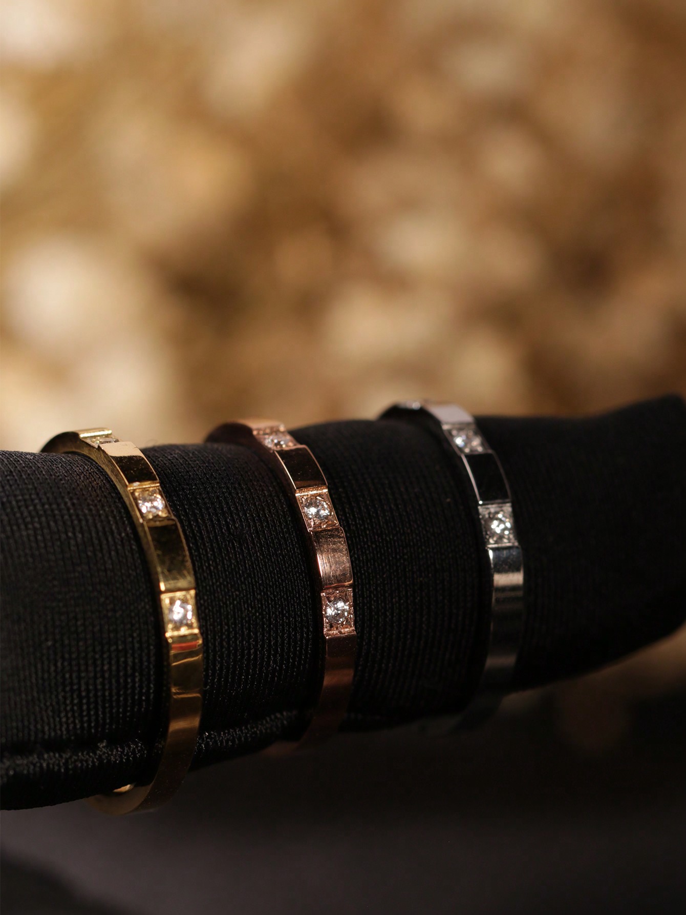 1 anello con 3 strass, stile s - Luxury Lifestyle Party recensione e prezzo