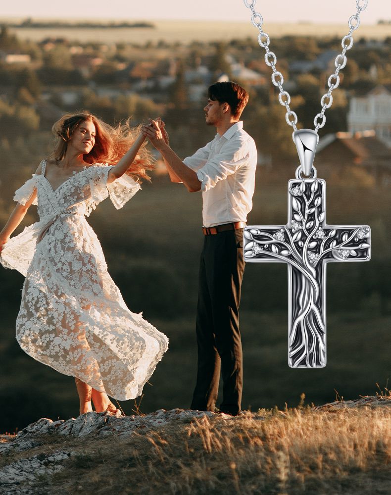 Collana Albero della Vita in a - Luxury Lifestyle Party recensione e prezzo
