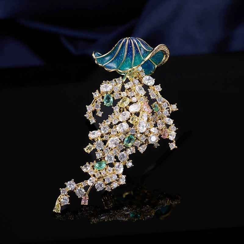 Spilla a forma di medusa con z - Luxury Lifestyle Jewelry recensione e prezzo